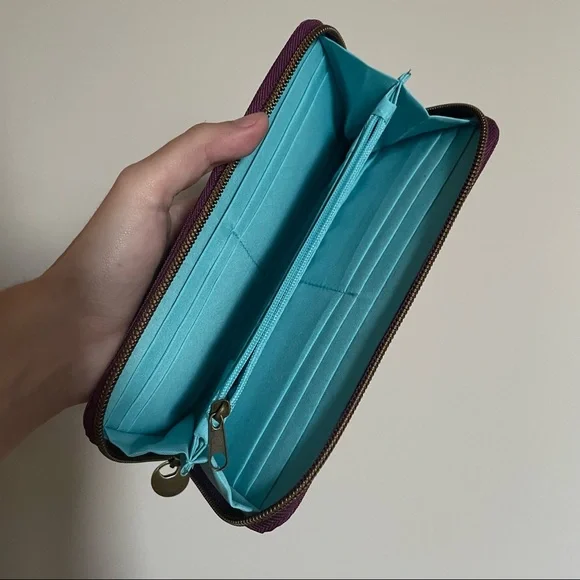 Travelon Purple Anti-Theft Bag and Wallet Set - Picture 8 of 10